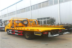 江海区附近拖车救援搭电