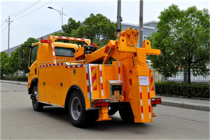 江海区高速路拖车费